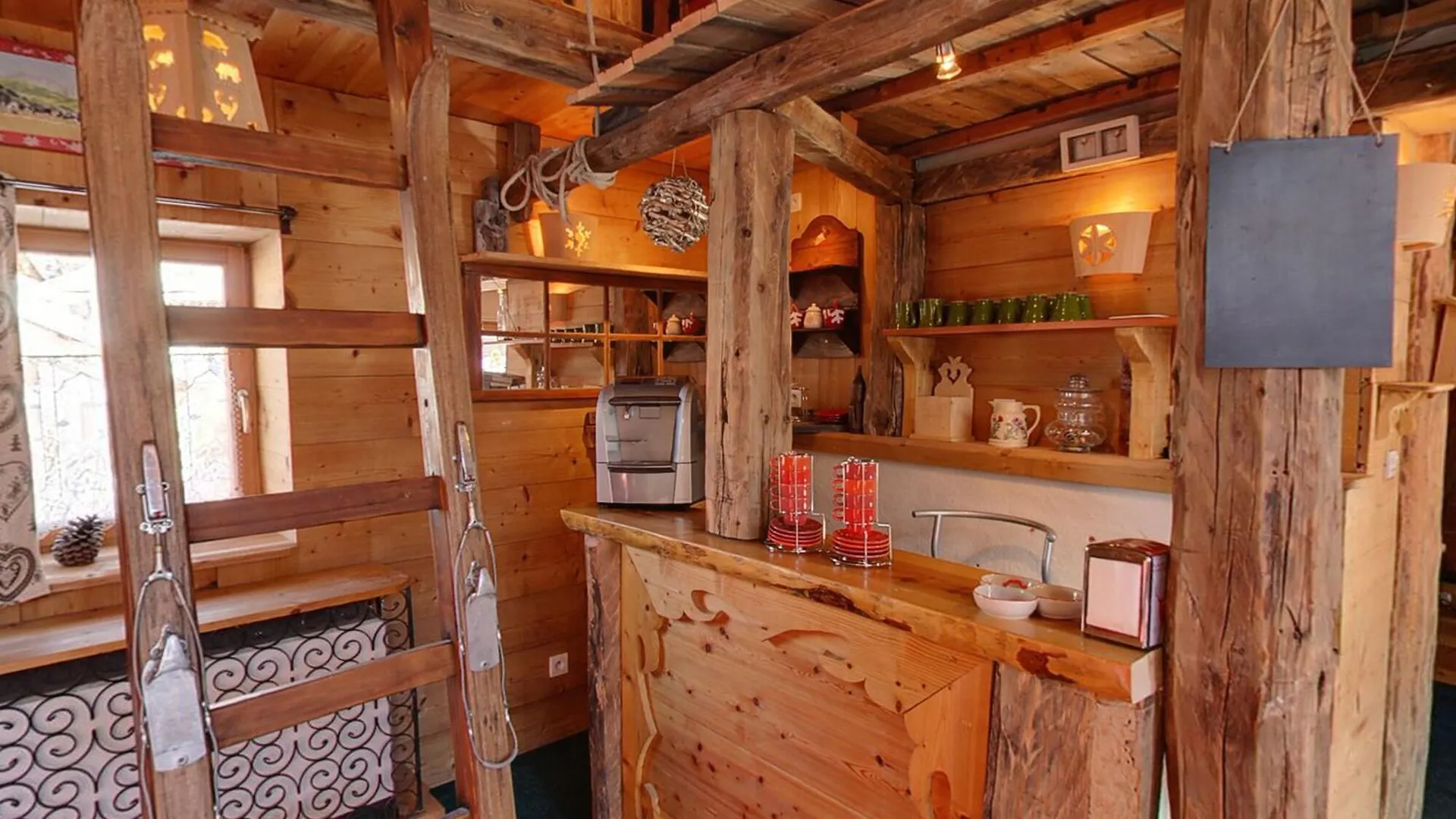 Logis Hotel Et Spa Le Christiania 3*, La Salle-les-Alpes